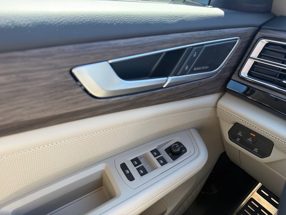 2026 Volkswagen Atlas SEL Premium R-Line