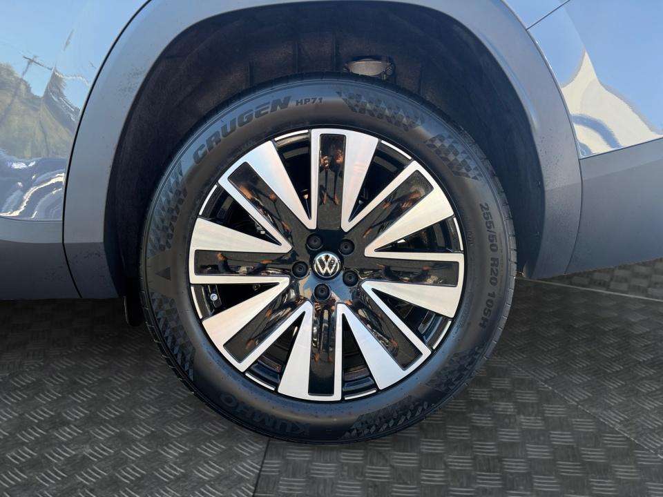 2027 Volkswagen Atlas SE w/Technology