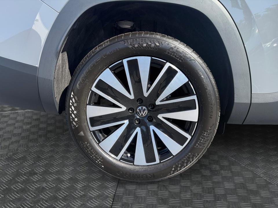2027 Volkswagen Atlas SE w/Technology