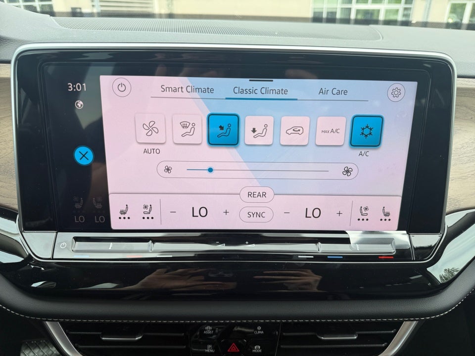 2026 Volkswagen Atlas SE with Technology