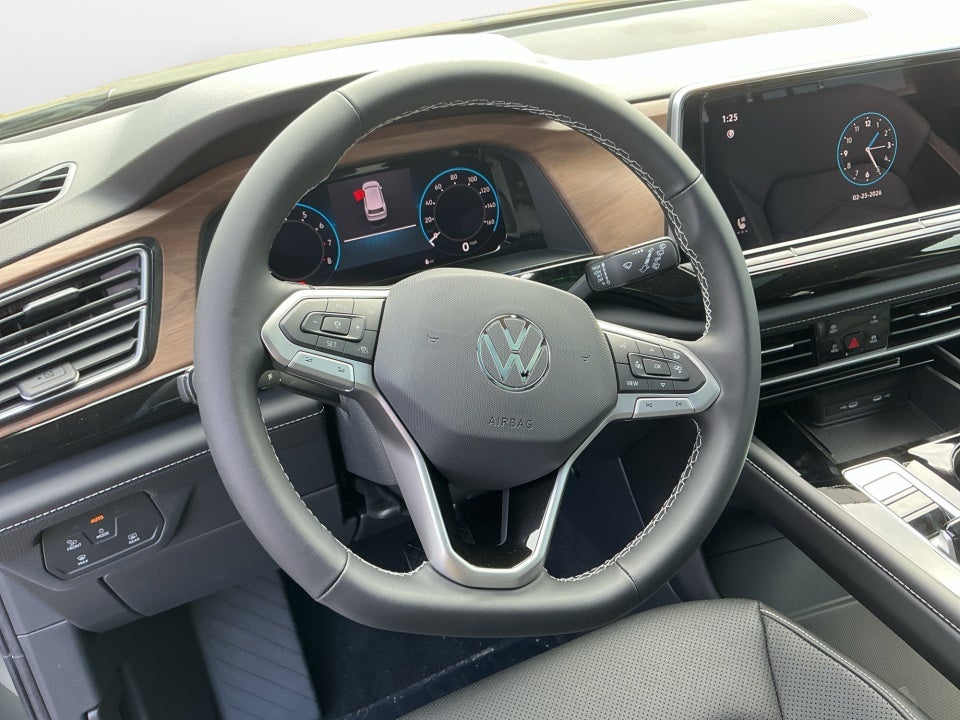 2026 Volkswagen Atlas SE with Technology