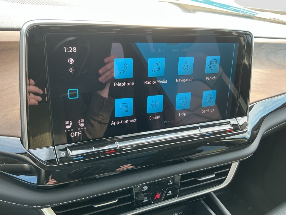 2026 Volkswagen Atlas SE with Technology