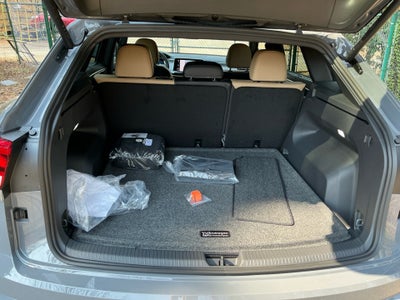 2026 Volkswagen Atlas Cross Sport SE with Technology