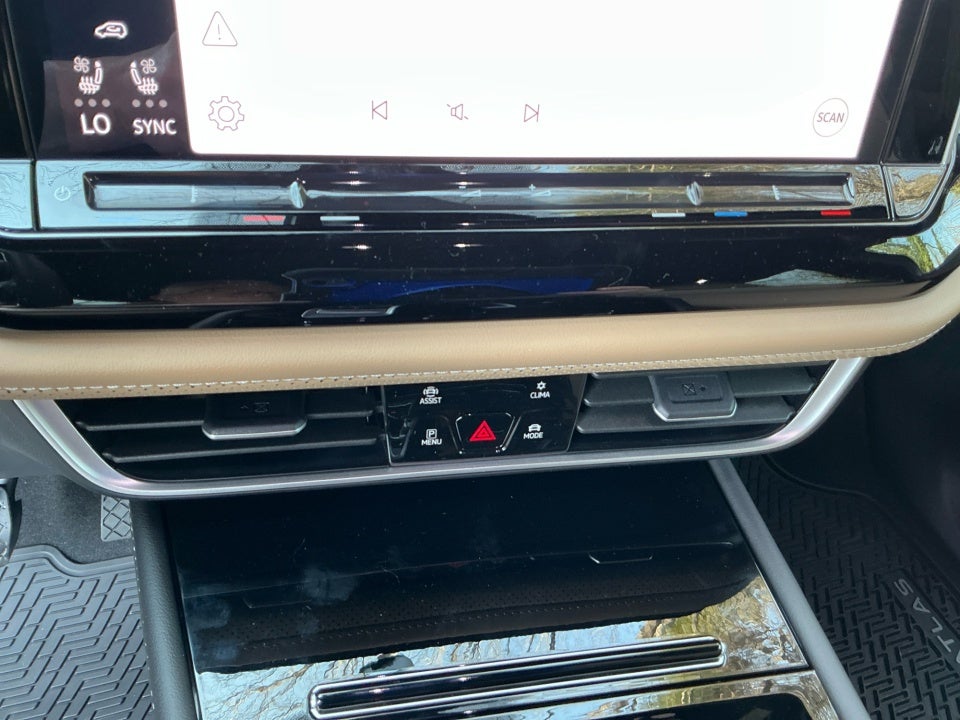 2026 Volkswagen Atlas Cross Sport SE with Technology