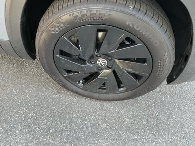 2026 Volkswagen Atlas Cross Sport SE with Technology