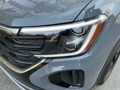 2026 Volkswagen Atlas Cross Sport SE with Technology