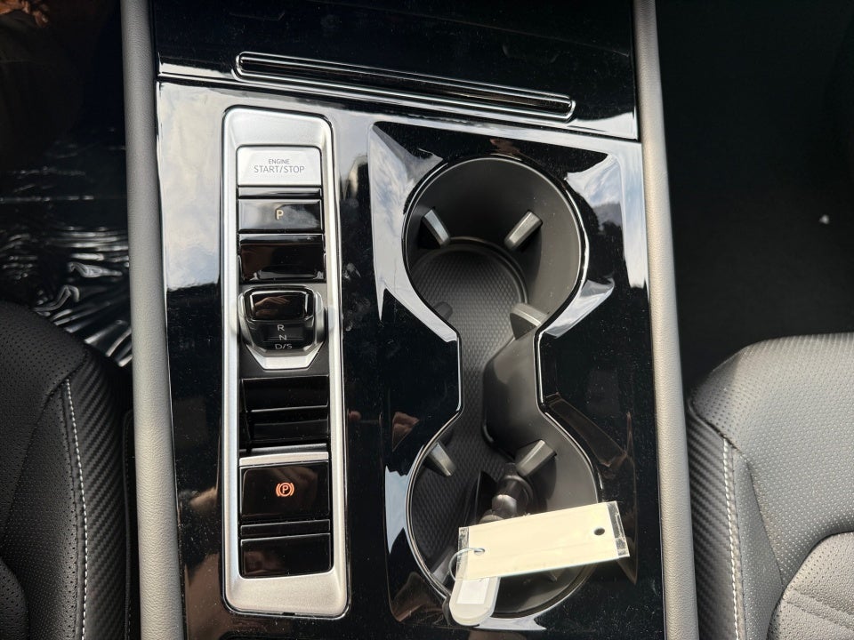 2026 Volkswagen Atlas Cross Sport SE with Technology