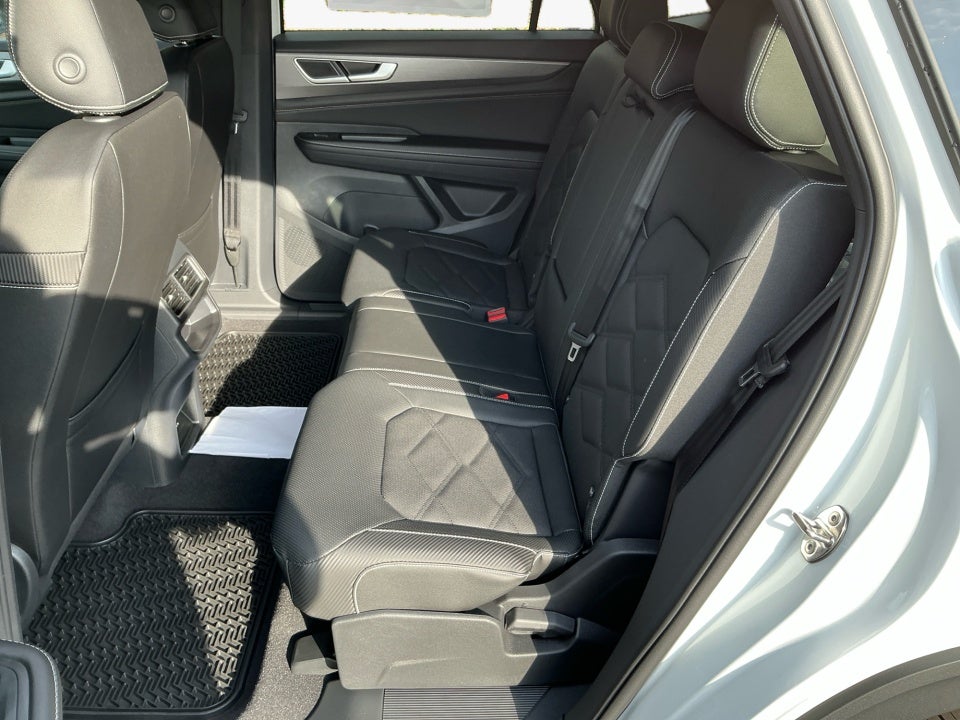 2026 Volkswagen Atlas Cross Sport 2.0T SE