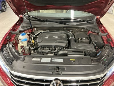 2017 Volkswagen Passat 1.8T SEL Premium