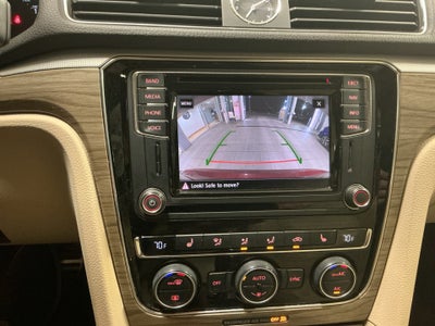 2017 Volkswagen Passat 1.8T SEL Premium