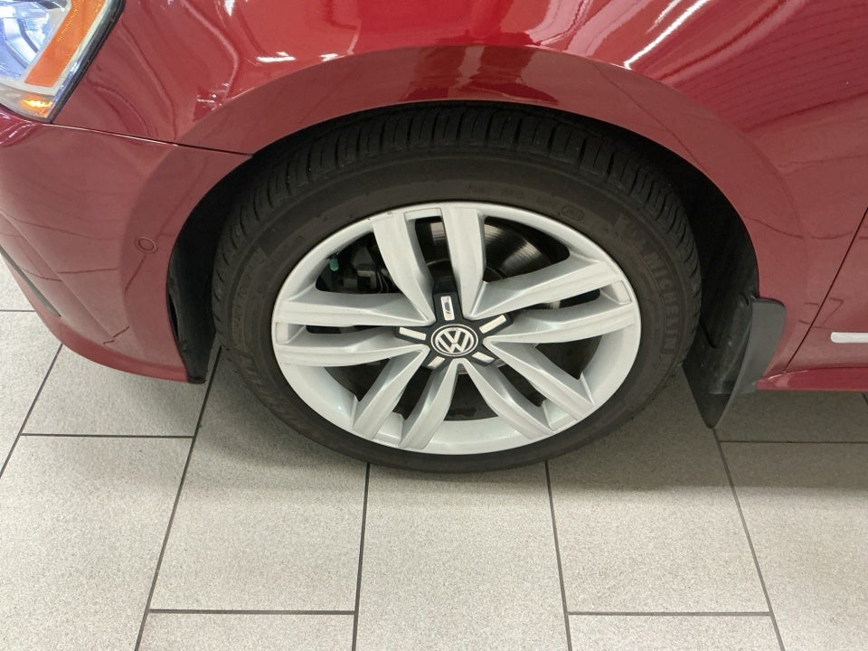 2017 Volkswagen Passat 1.8T SEL Premium