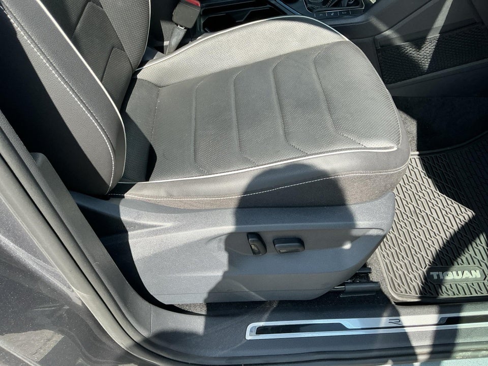 2023 Volkswagen Tiguan SEL R-Line