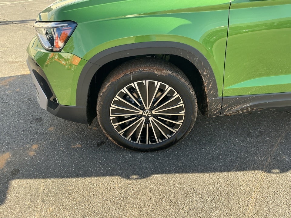 2026 Volkswagen Taos SE