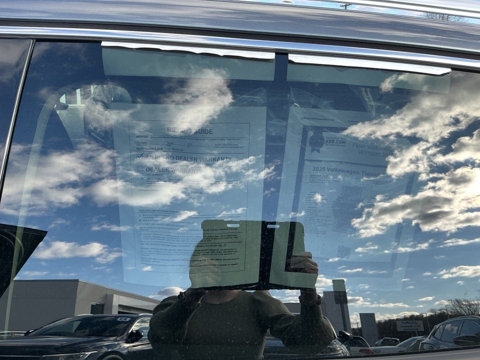 2025 Volkswagen Tiguan 2.0T SE
