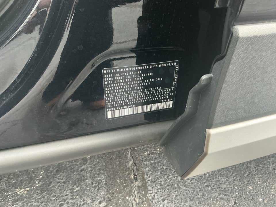 2025 Volkswagen Tiguan 2.0T SE