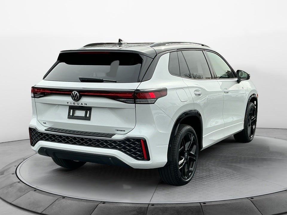 2026 Volkswagen Tiguan SE R-Line Black