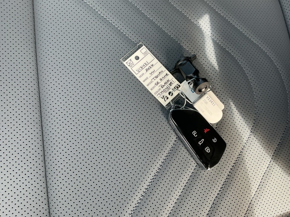 2026 Volkswagen Tiguan SE R-Line Black