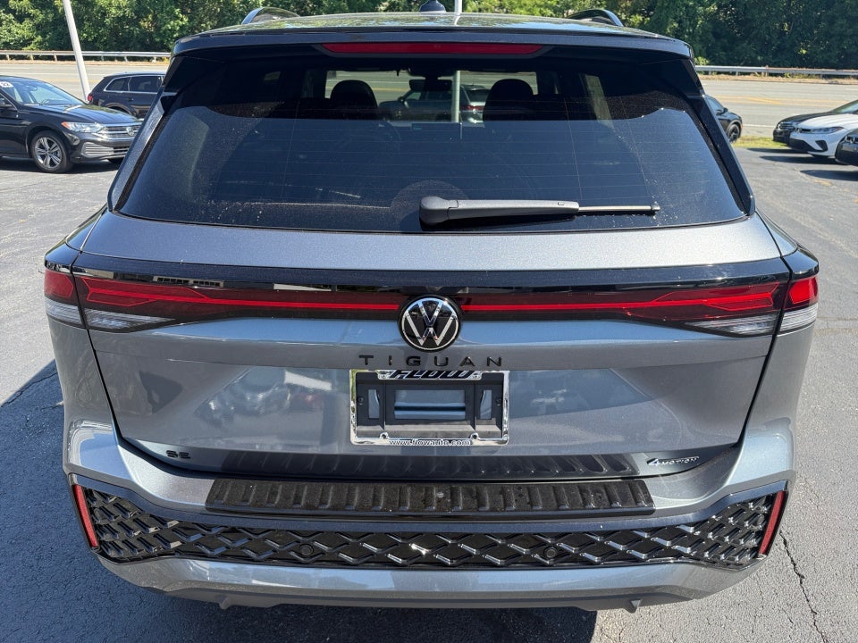 2026 Volkswagen Tiguan SE R-Line Black