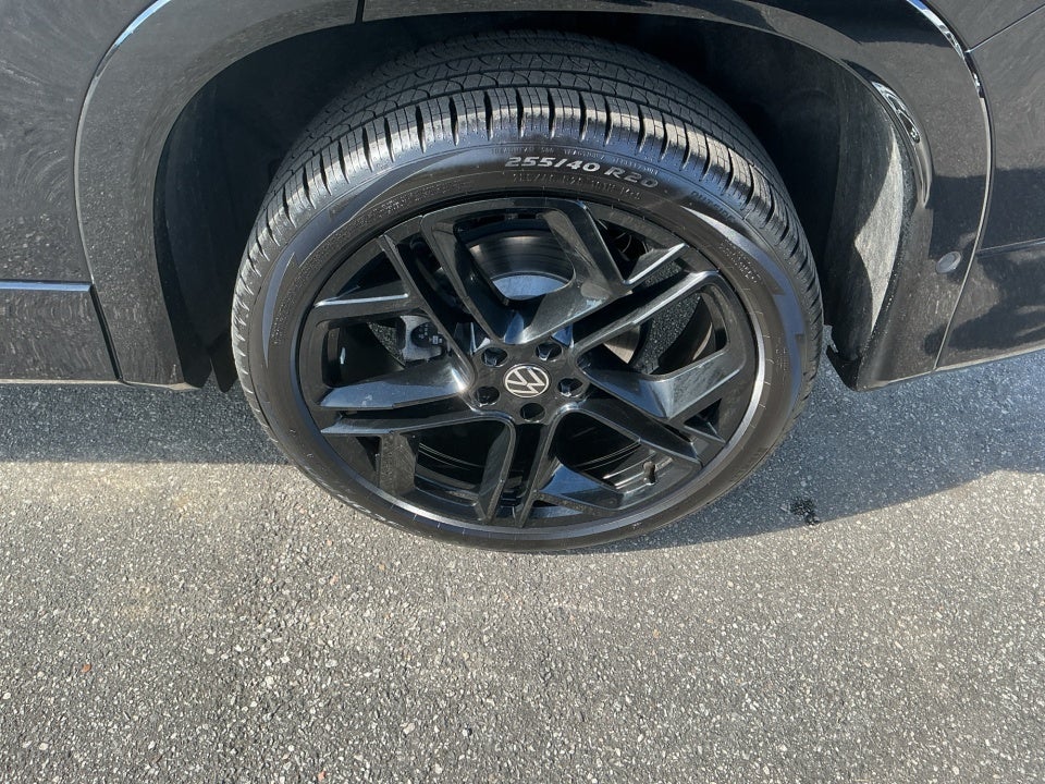 2025 Volkswagen Tiguan 2.0T SE R-Line Black