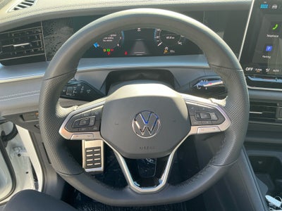 2025 Volkswagen Tiguan 2.0T SE R-Line Black