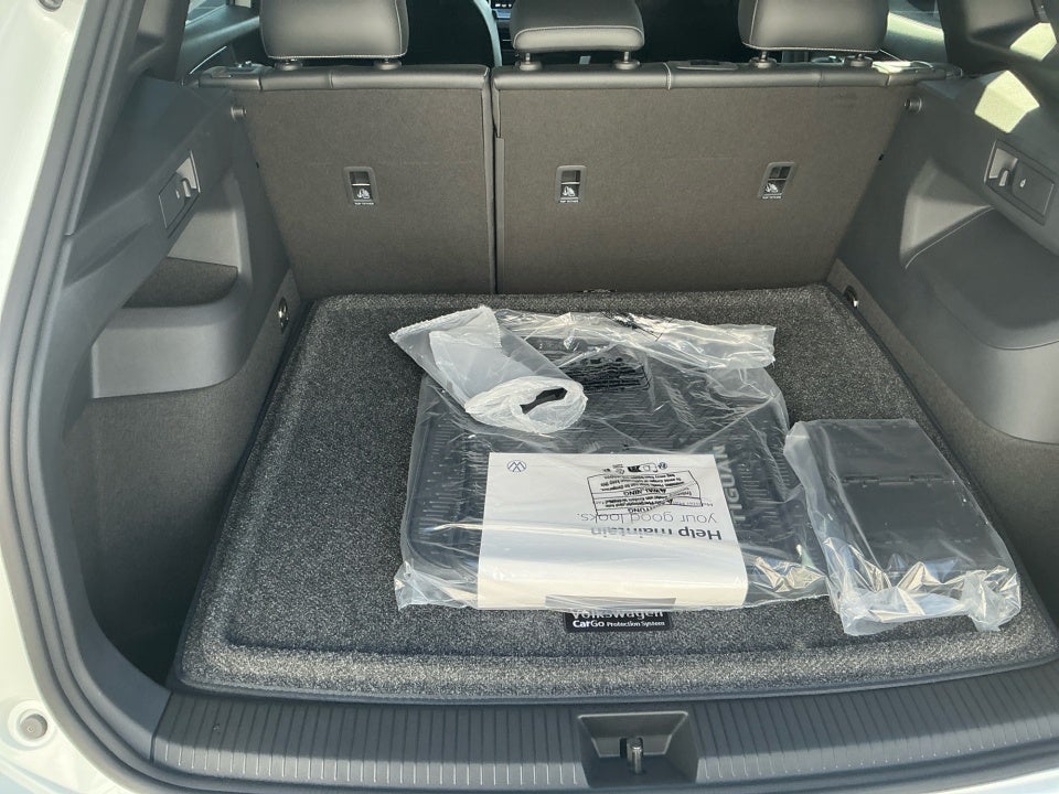 2025 Volkswagen Tiguan 2.0T SE R-Line Black