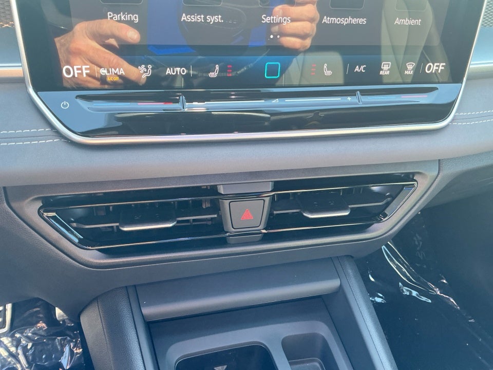 2025 Volkswagen Tiguan 2.0T SE R-Line Black