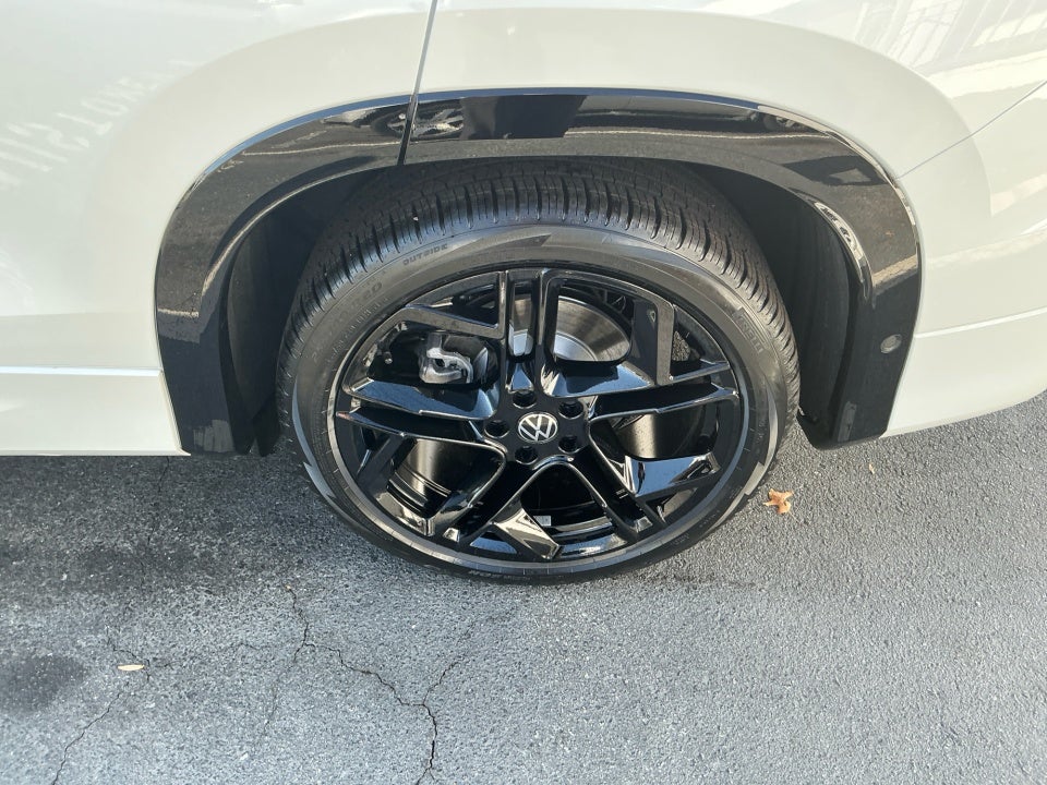 2025 Volkswagen Tiguan 2.0T SE R-Line Black