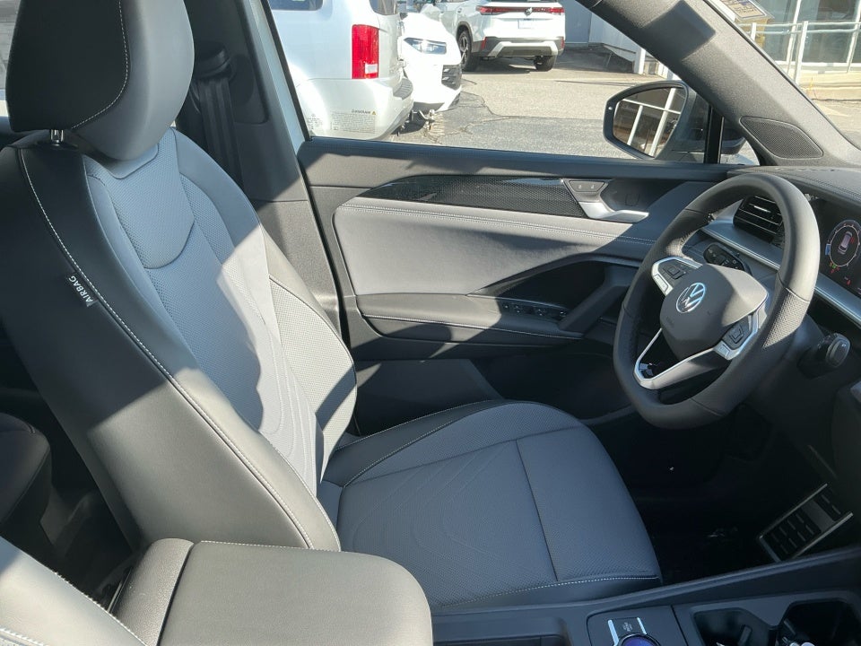 2025 Volkswagen Tiguan 2.0T SE R-Line Black