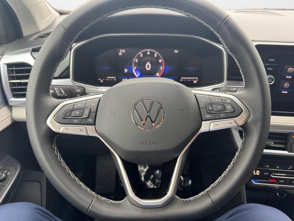 2026 Volkswagen Taos SE