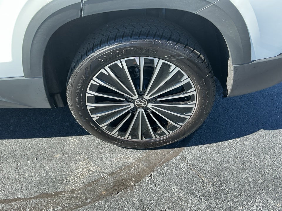 2025 Volkswagen Taos 1.5T SE