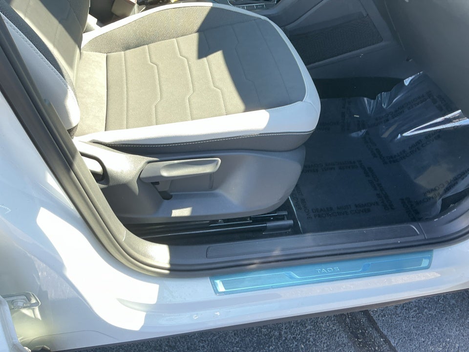 2025 Volkswagen Taos 1.5T SE