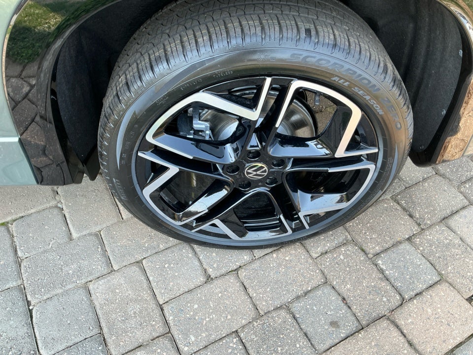 2026 Volkswagen Tiguan SEL R-Line Turbo