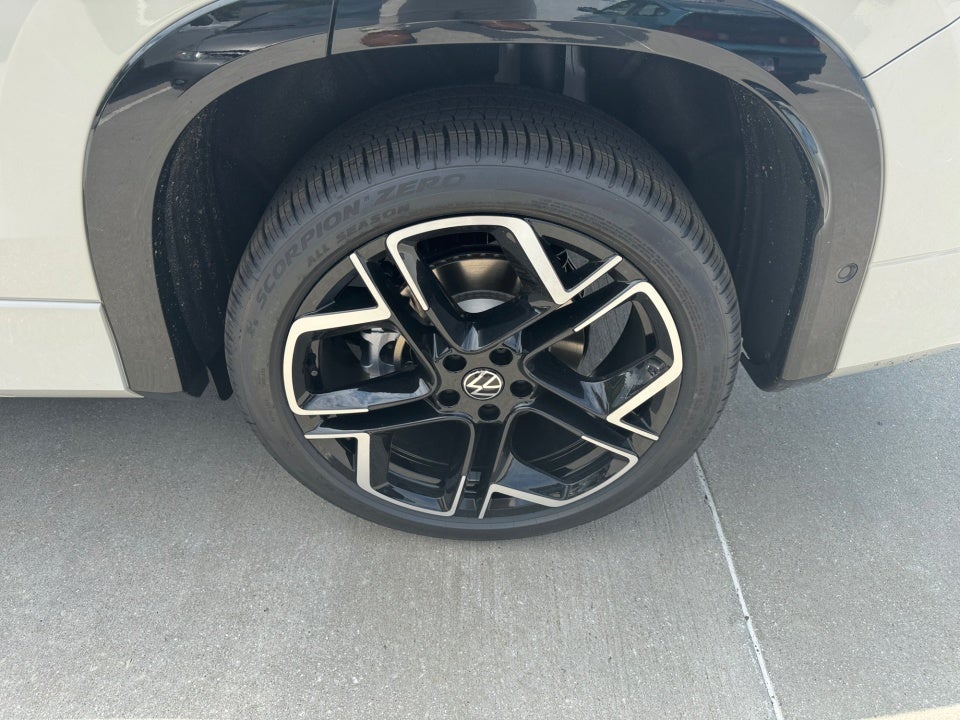 2026 Volkswagen Tiguan SEL R-Line Turbo