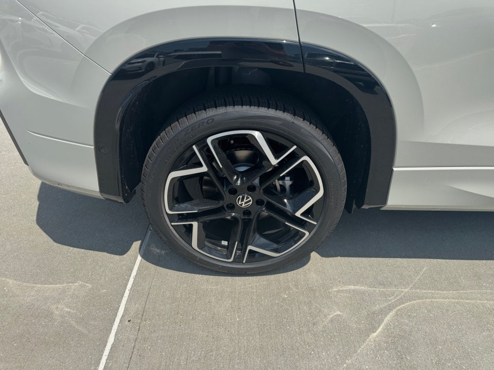 2026 Volkswagen Tiguan SEL R-Line Turbo
