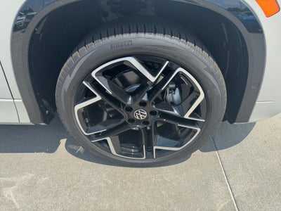2026 Volkswagen Tiguan SEL R-Line Turbo