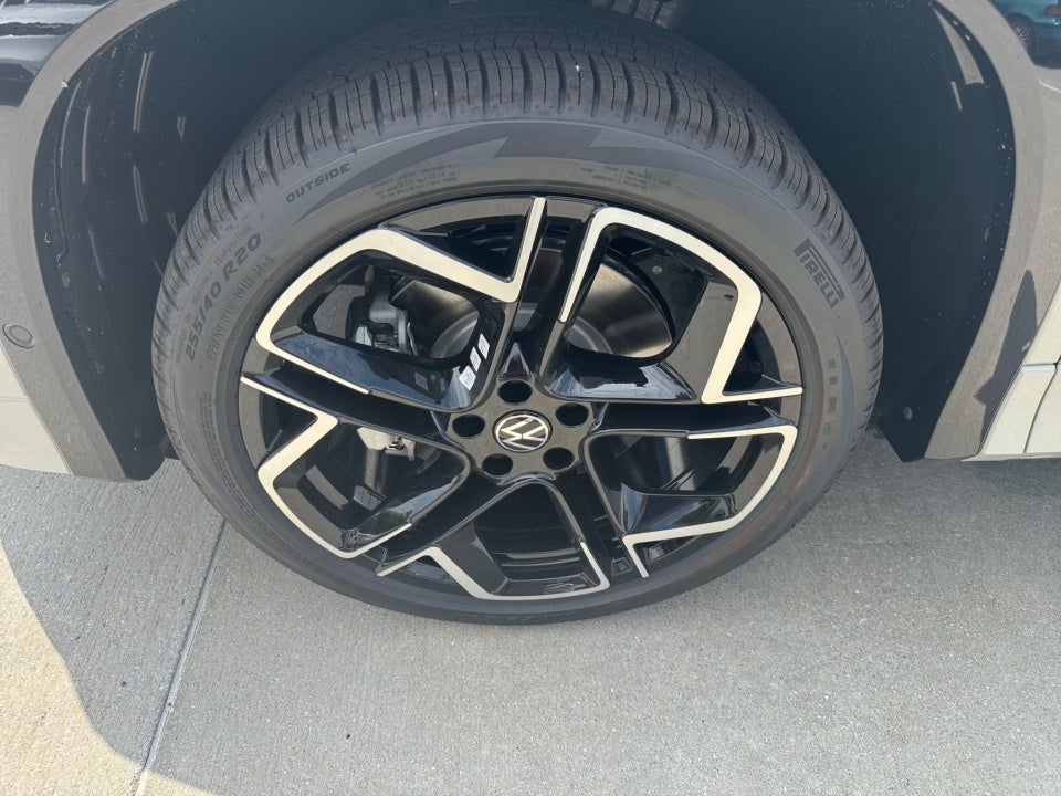2026 Volkswagen Tiguan SEL R-Line Turbo
