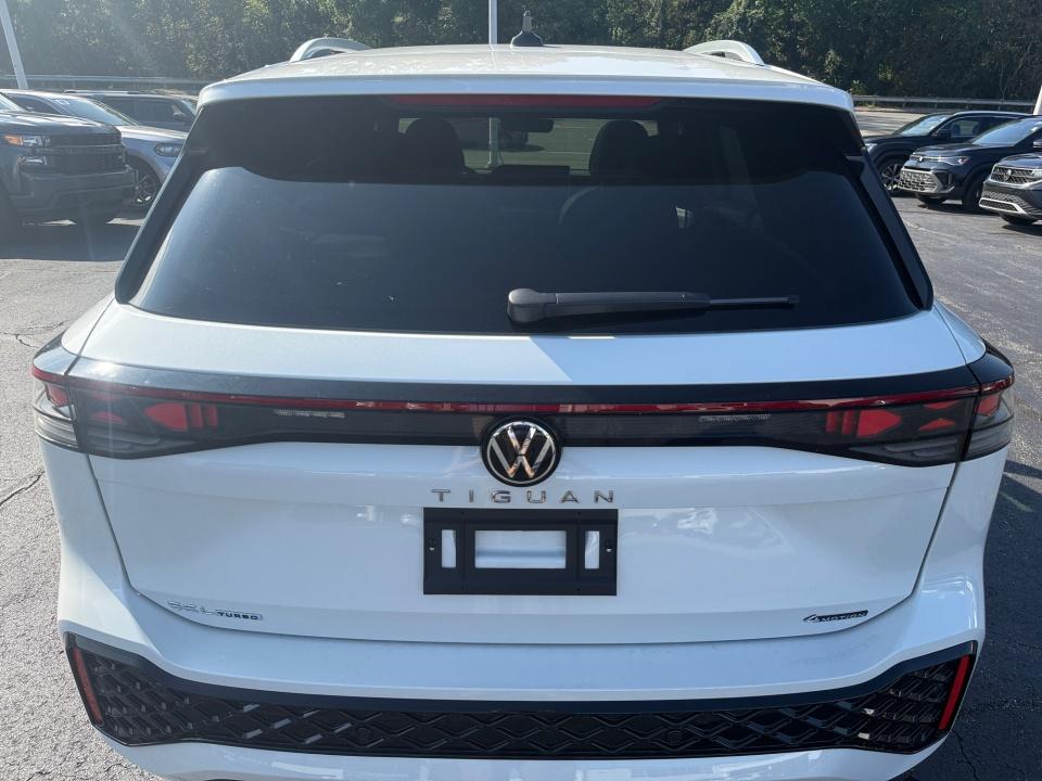 2026 Volkswagen Tiguan SEL R-Line Turbo
