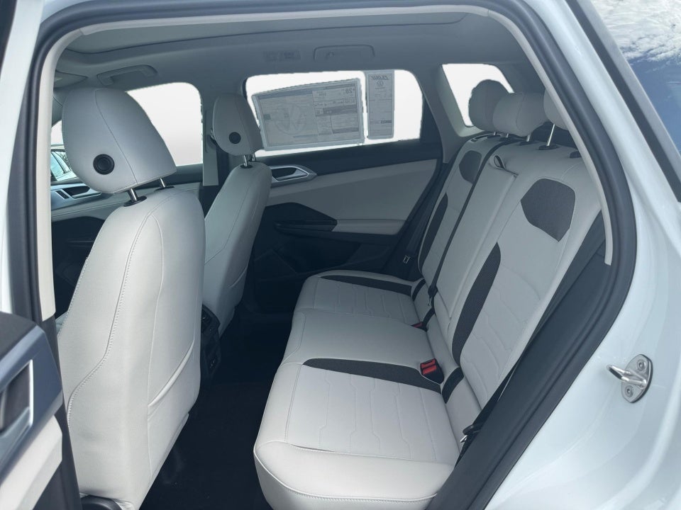 2026 Volkswagen Taos SE