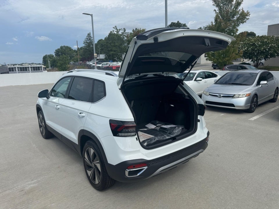 2026 Volkswagen Taos SE