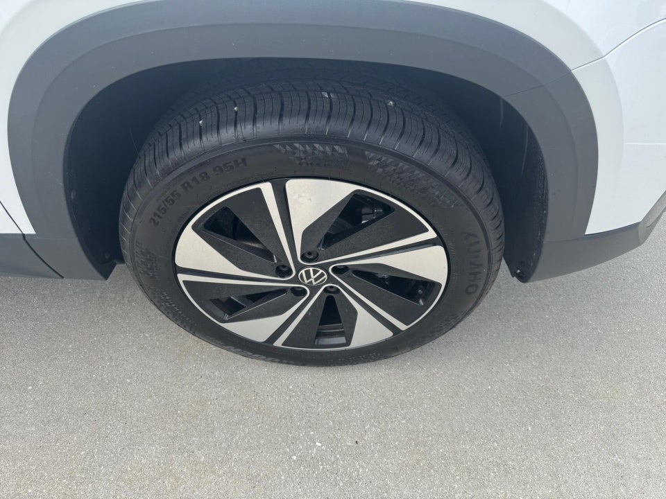 2026 Volkswagen Taos SE
