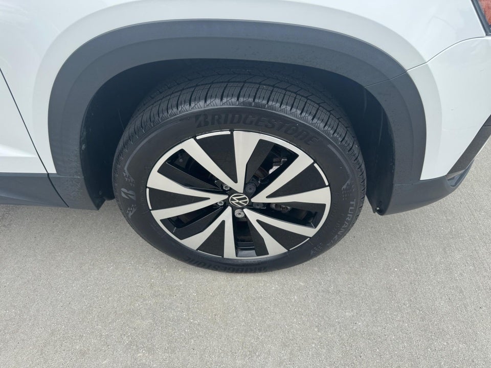 2023 Volkswagen Taos SE
