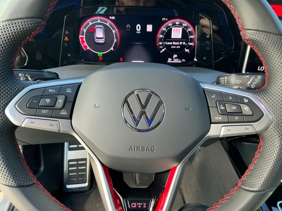 2025 Volkswagen Golf GTI 2.0T SE