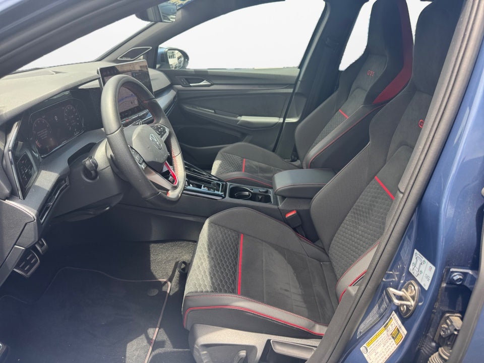 2025 Volkswagen Golf GTI SE