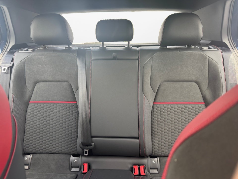 2025 Volkswagen Golf GTI SE
