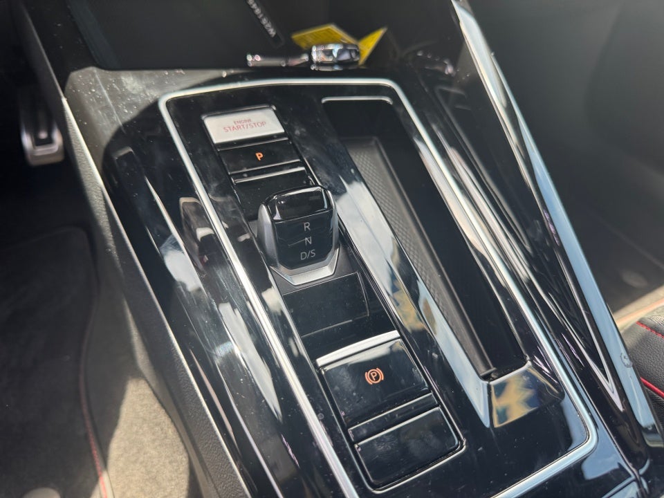 2025 Volkswagen Golf GTI SE