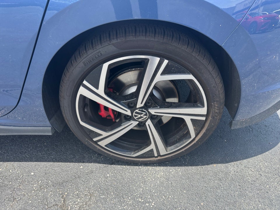 2025 Volkswagen Golf GTI SE