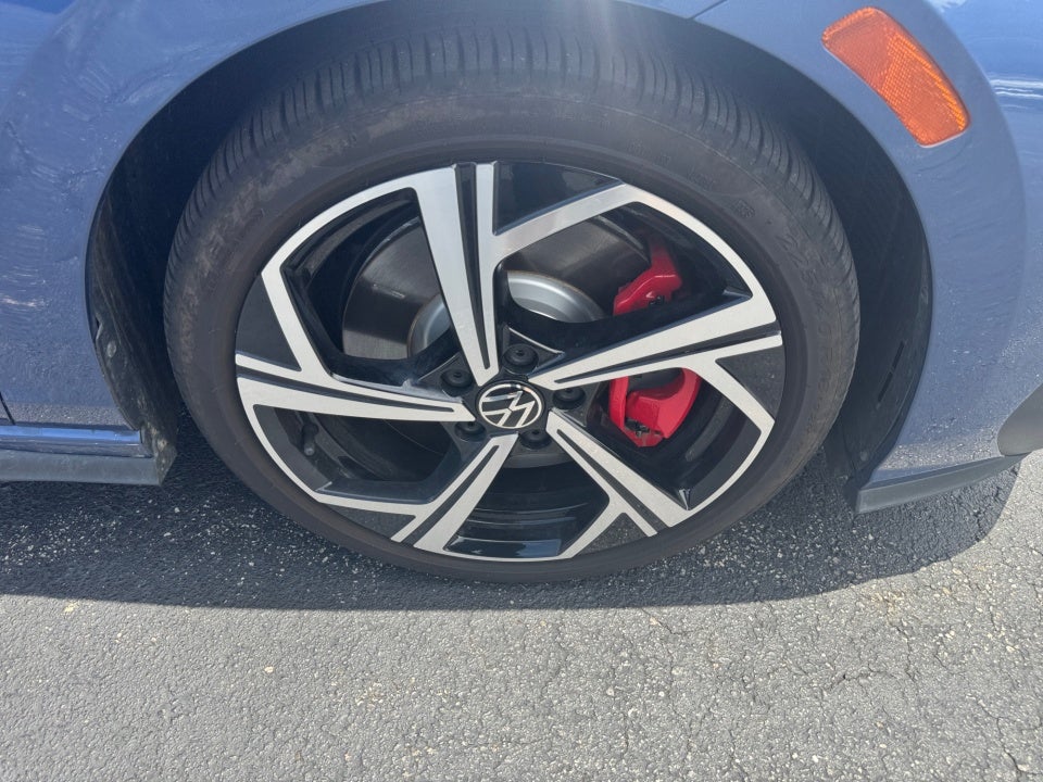 2025 Volkswagen Golf GTI SE