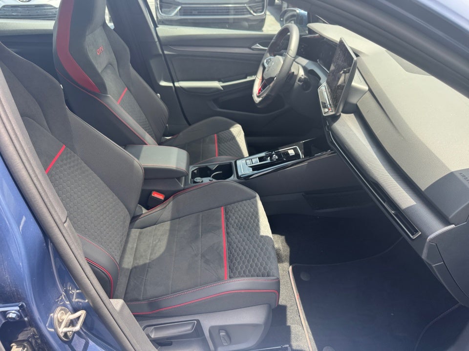 2025 Volkswagen Golf GTI SE