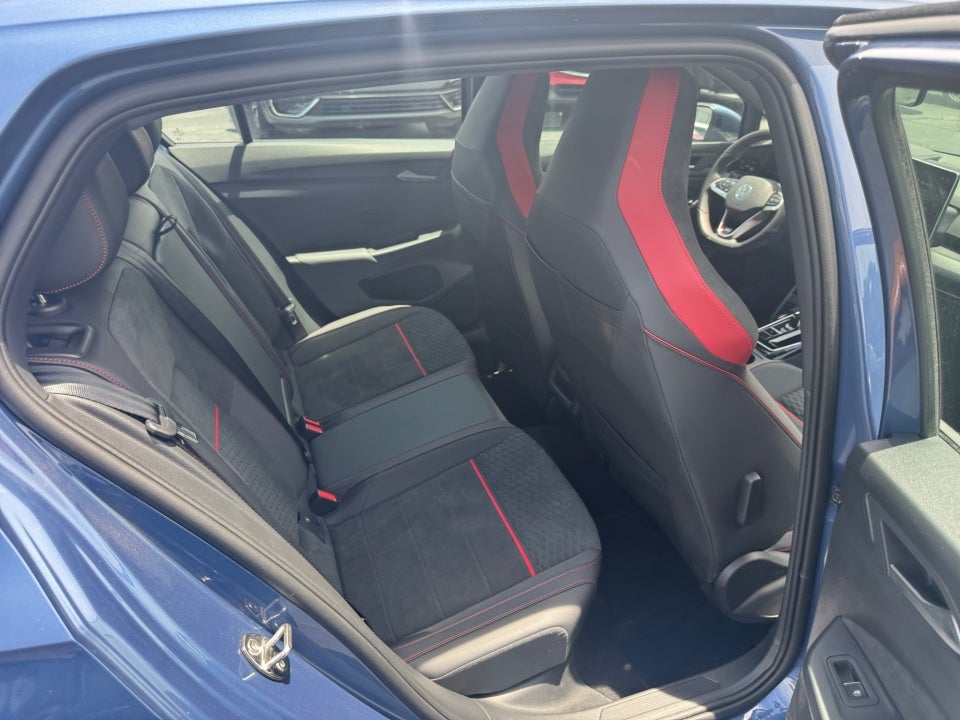 2025 Volkswagen Golf GTI SE