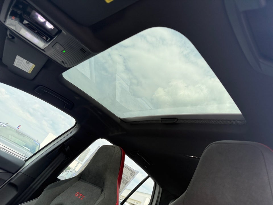2026 Volkswagen Golf GTI SE